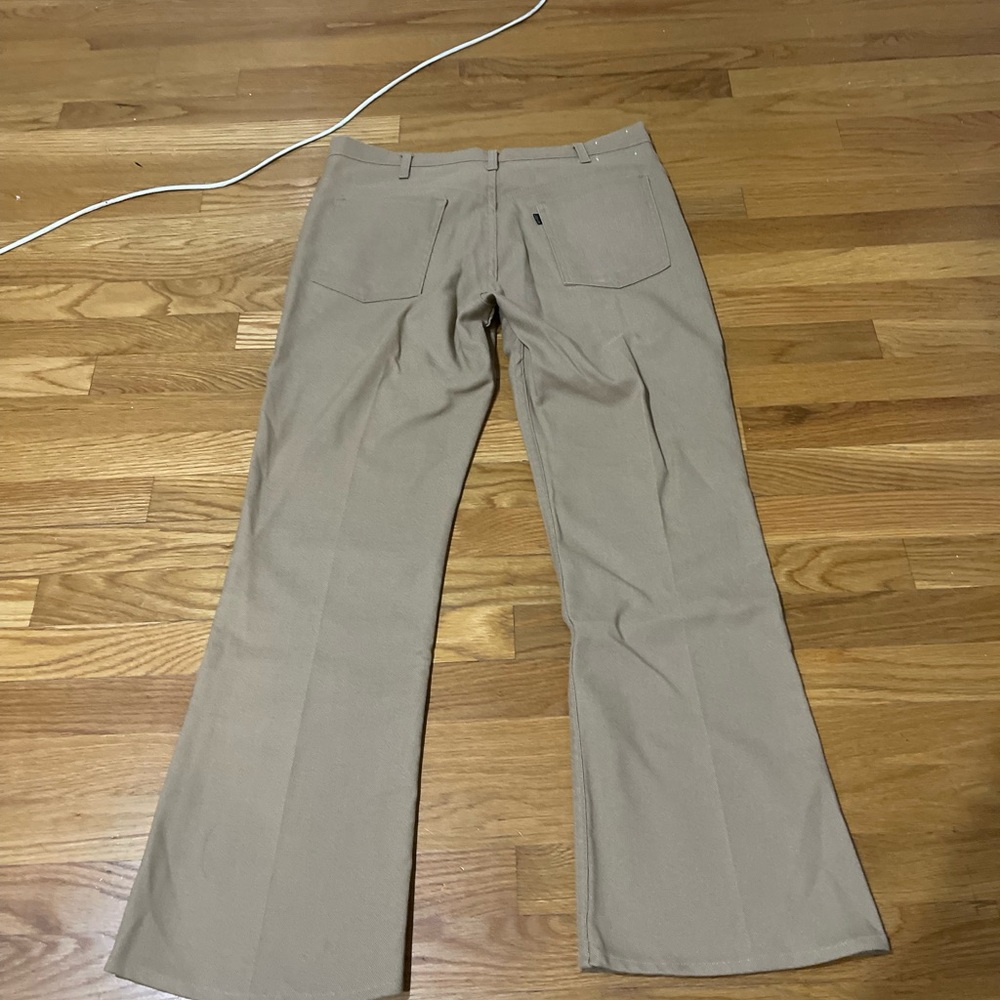 Wide legged Levi khaki pants